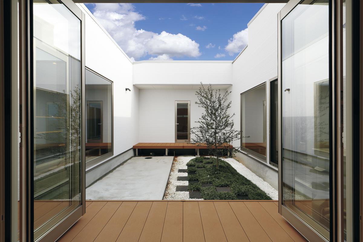 ”「空を見上げる平屋のお家」アートハウスの、設計士とつくるデザイナーズ住宅。