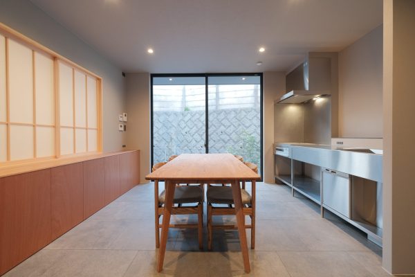 1761352351-600x400.jpg