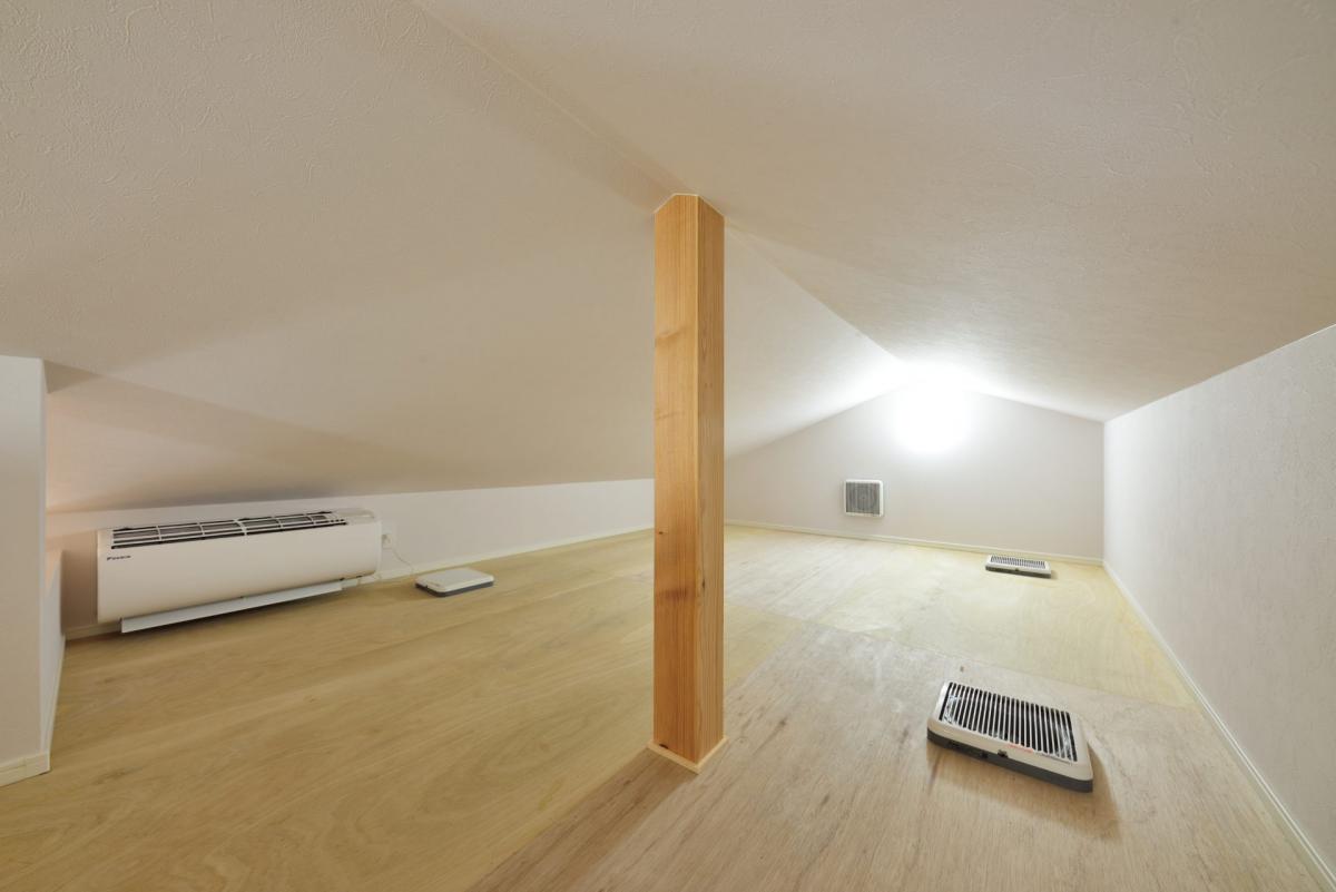 ”小屋裏エアコンなどの空調システムをご覧いただけます。