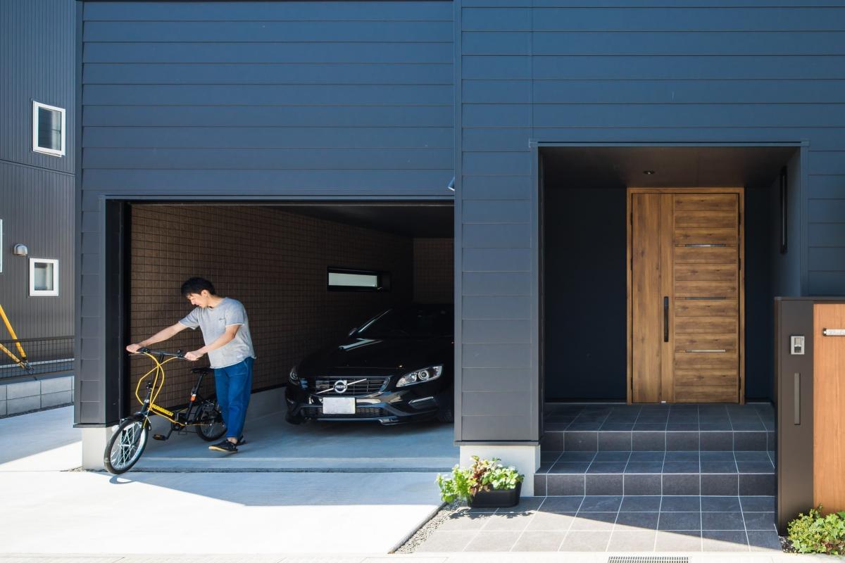 ”Built-in garage